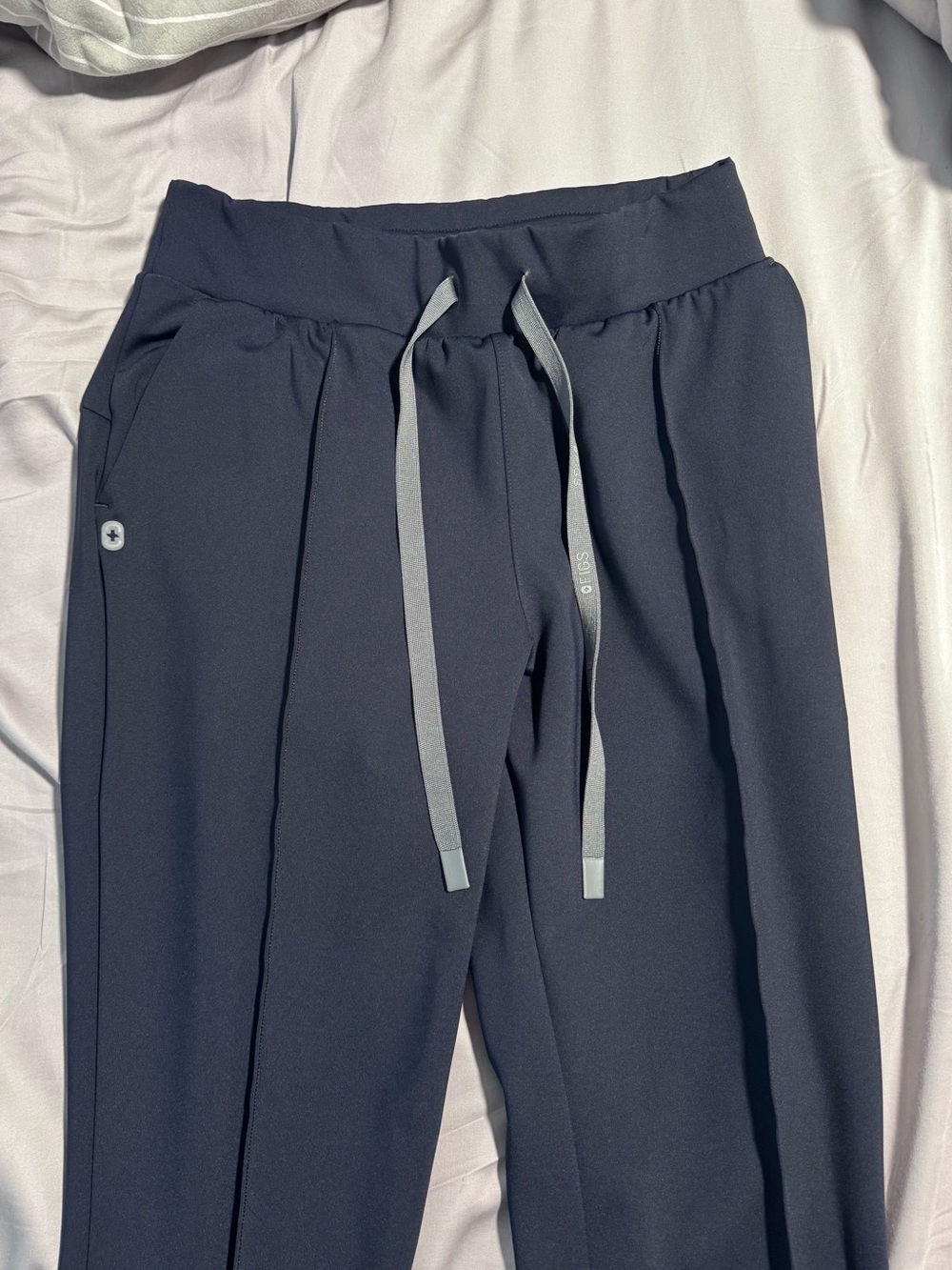 FIGS FORMx Navy Scrub Set - Picture 7 of 11
